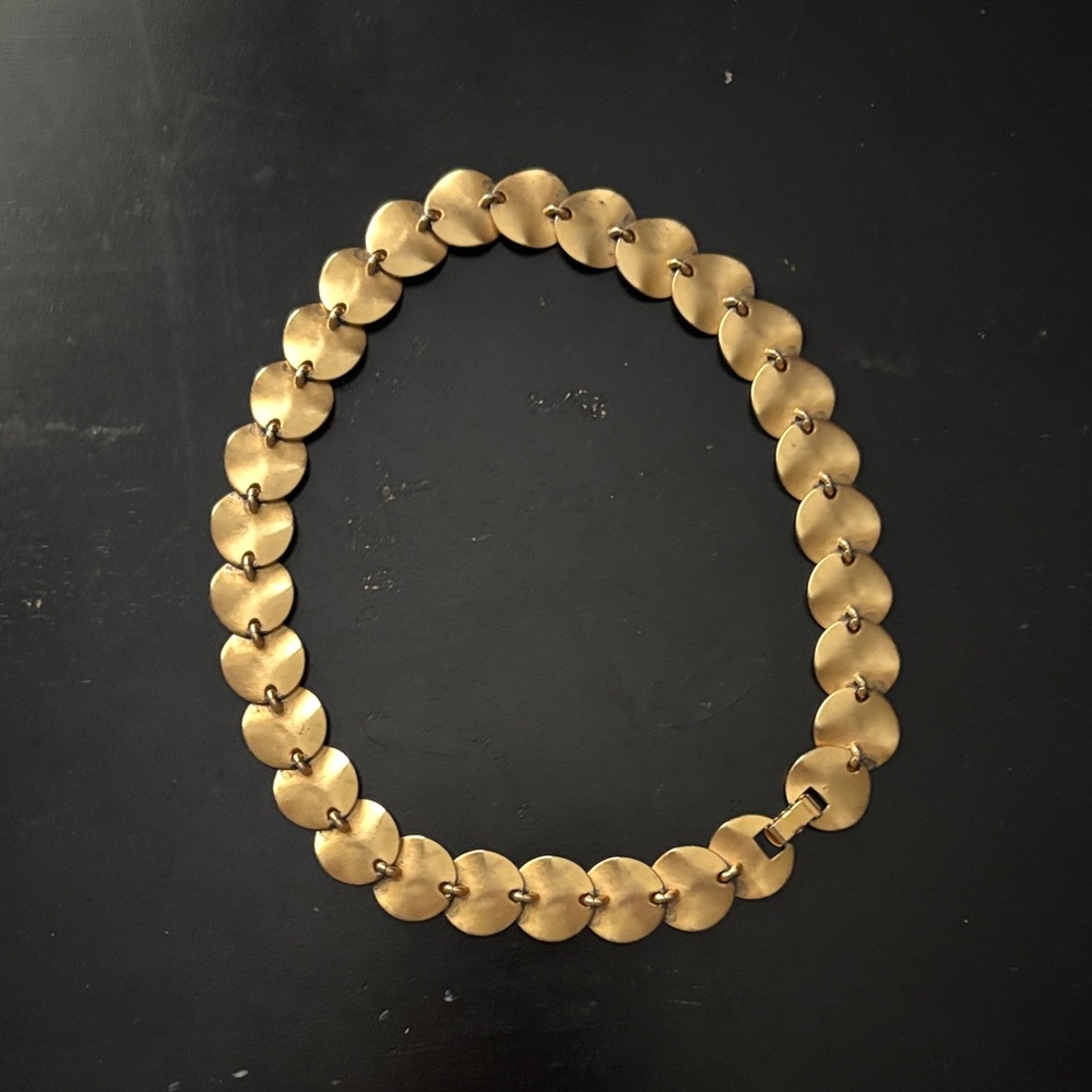 Elegant Gold Disc Necklace